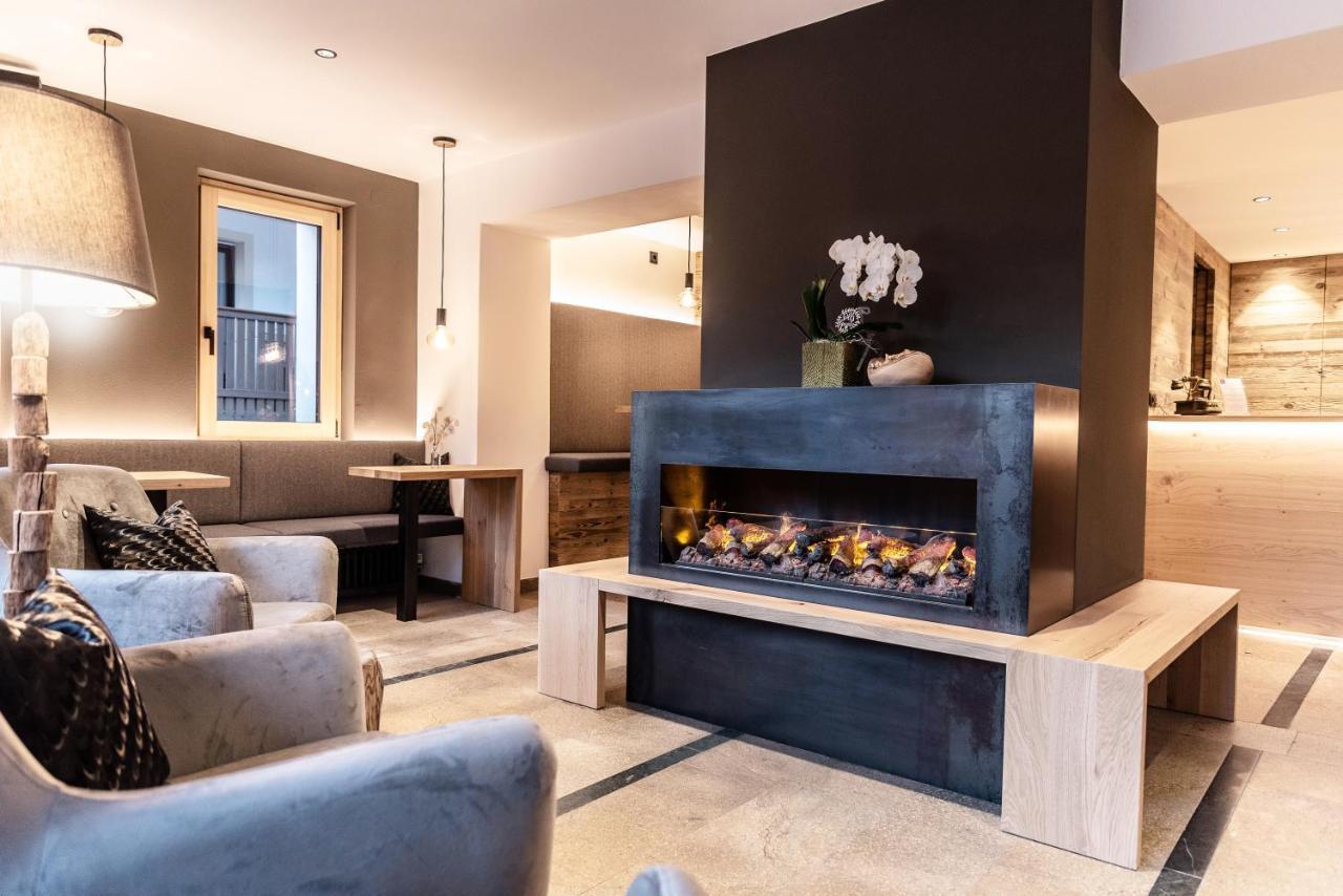 Appartement- Und Wellnesshotel Winkler Falzes Esterno foto