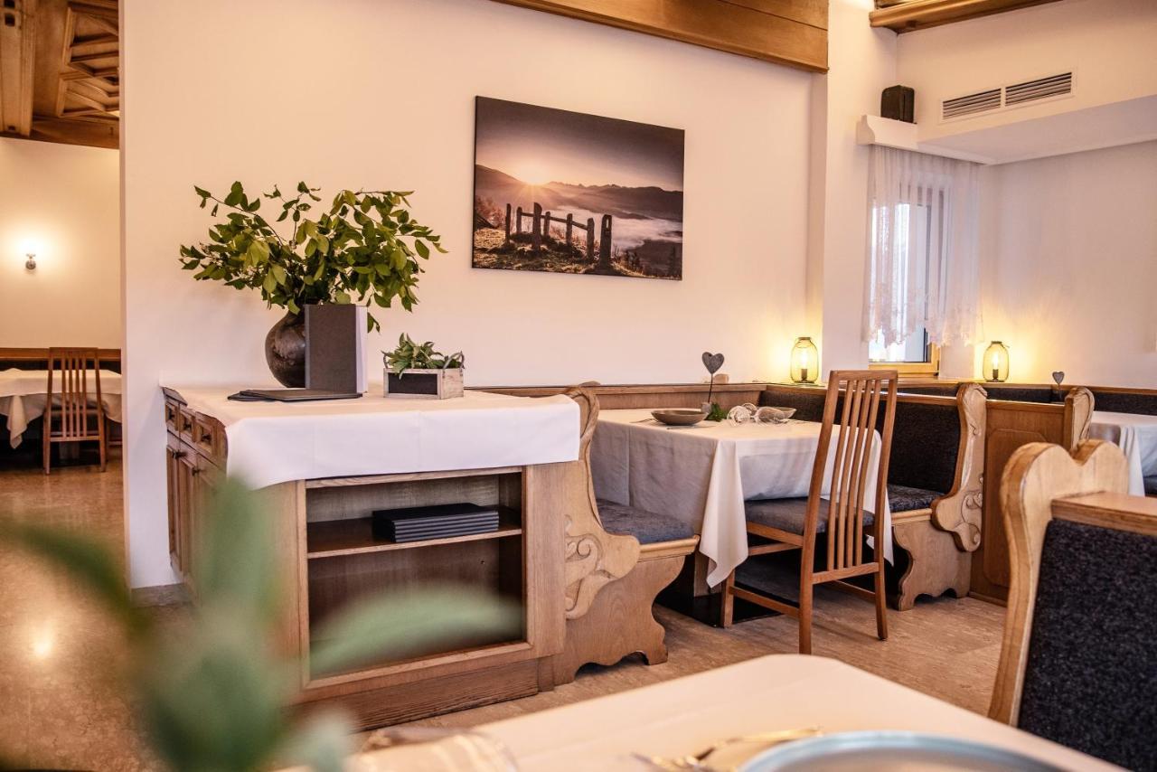 Appartement- Und Wellnesshotel Winkler Falzes Esterno foto