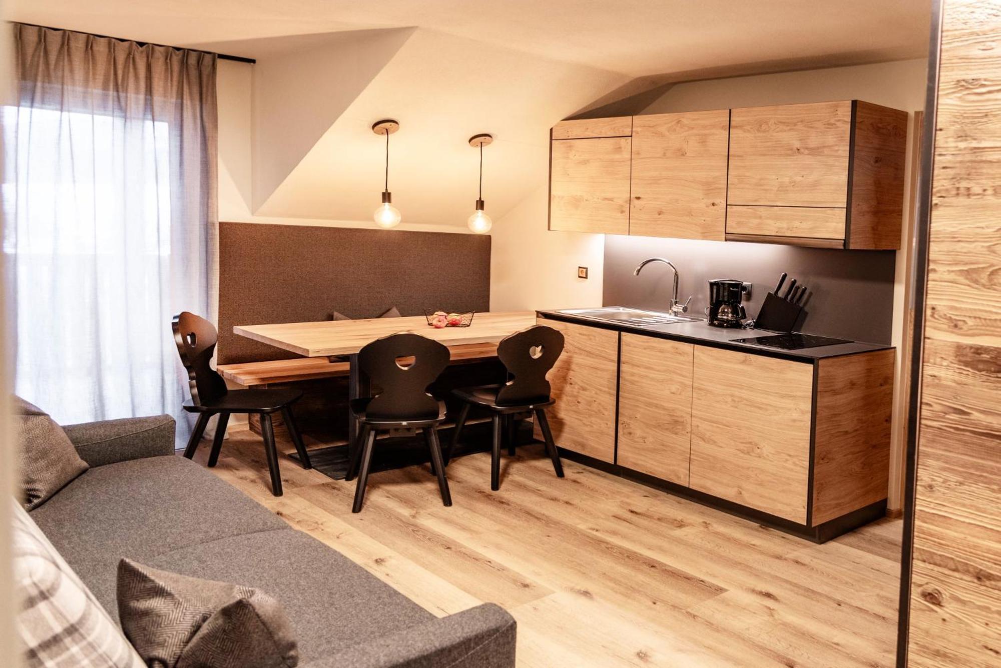 Appartement- Und Wellnesshotel Winkler Falzes Esterno foto