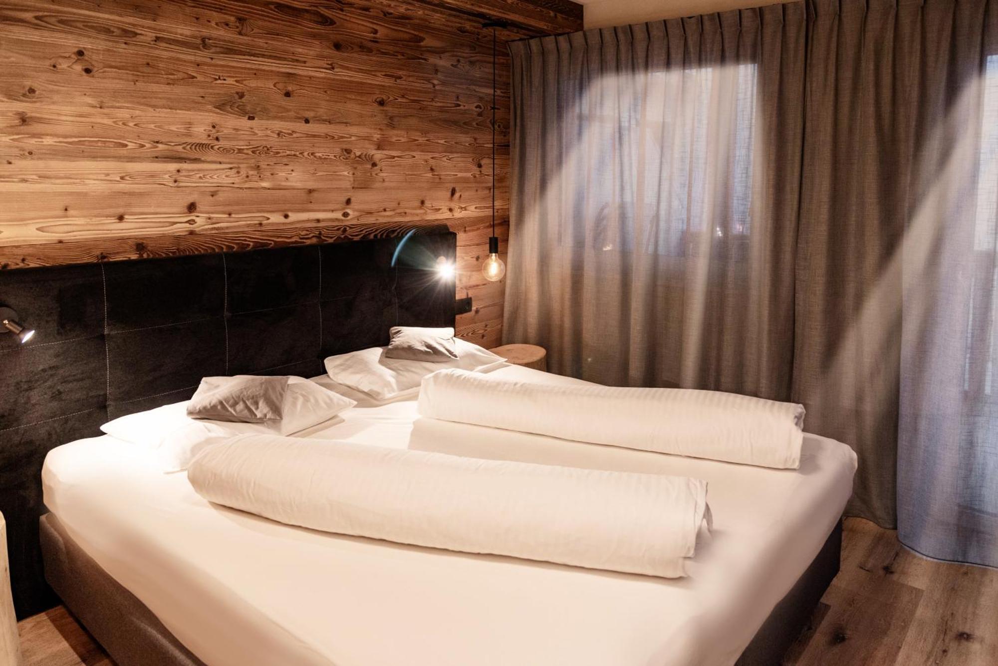Appartement- Und Wellnesshotel Winkler Falzes Esterno foto
