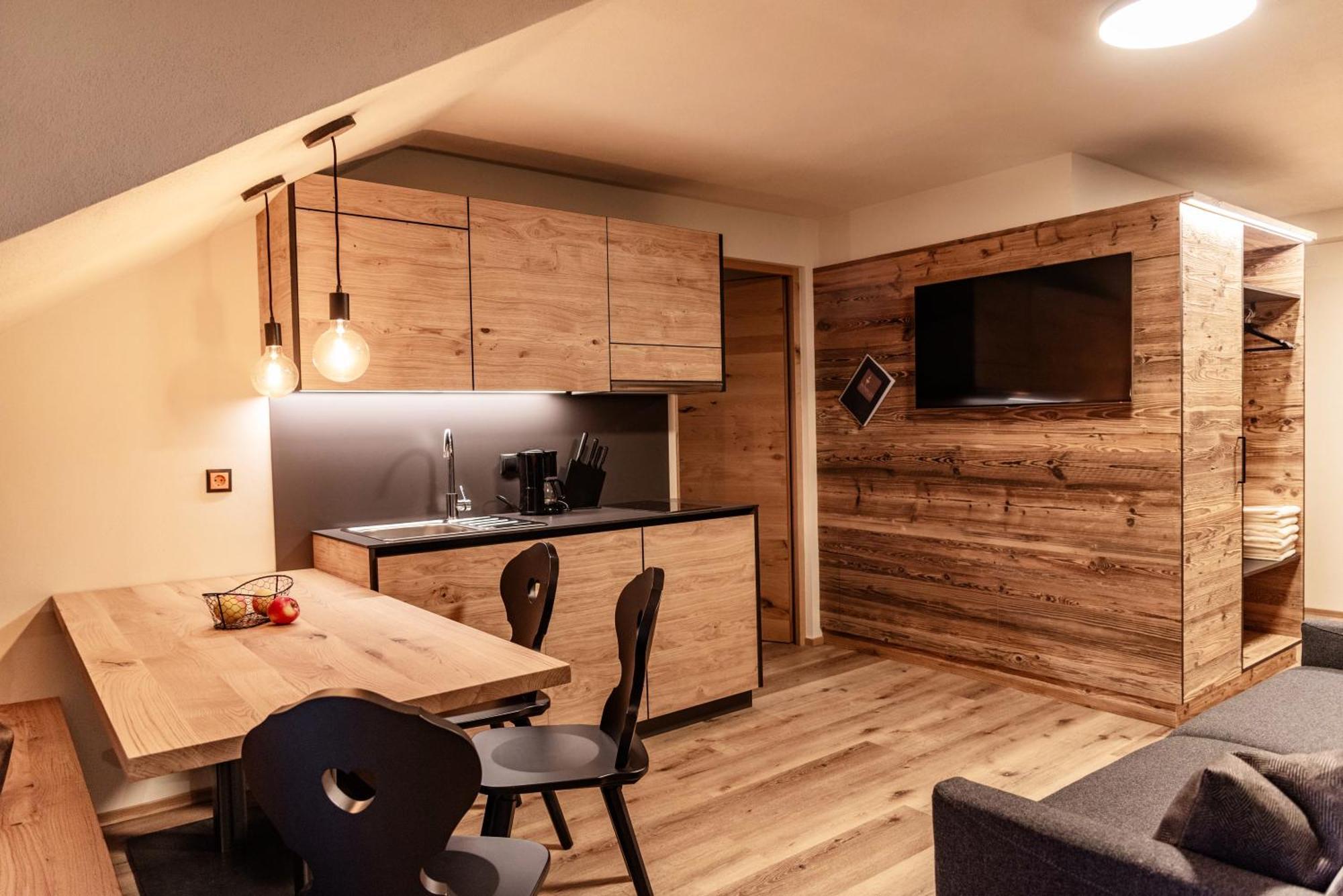 Appartement- Und Wellnesshotel Winkler Falzes Esterno foto