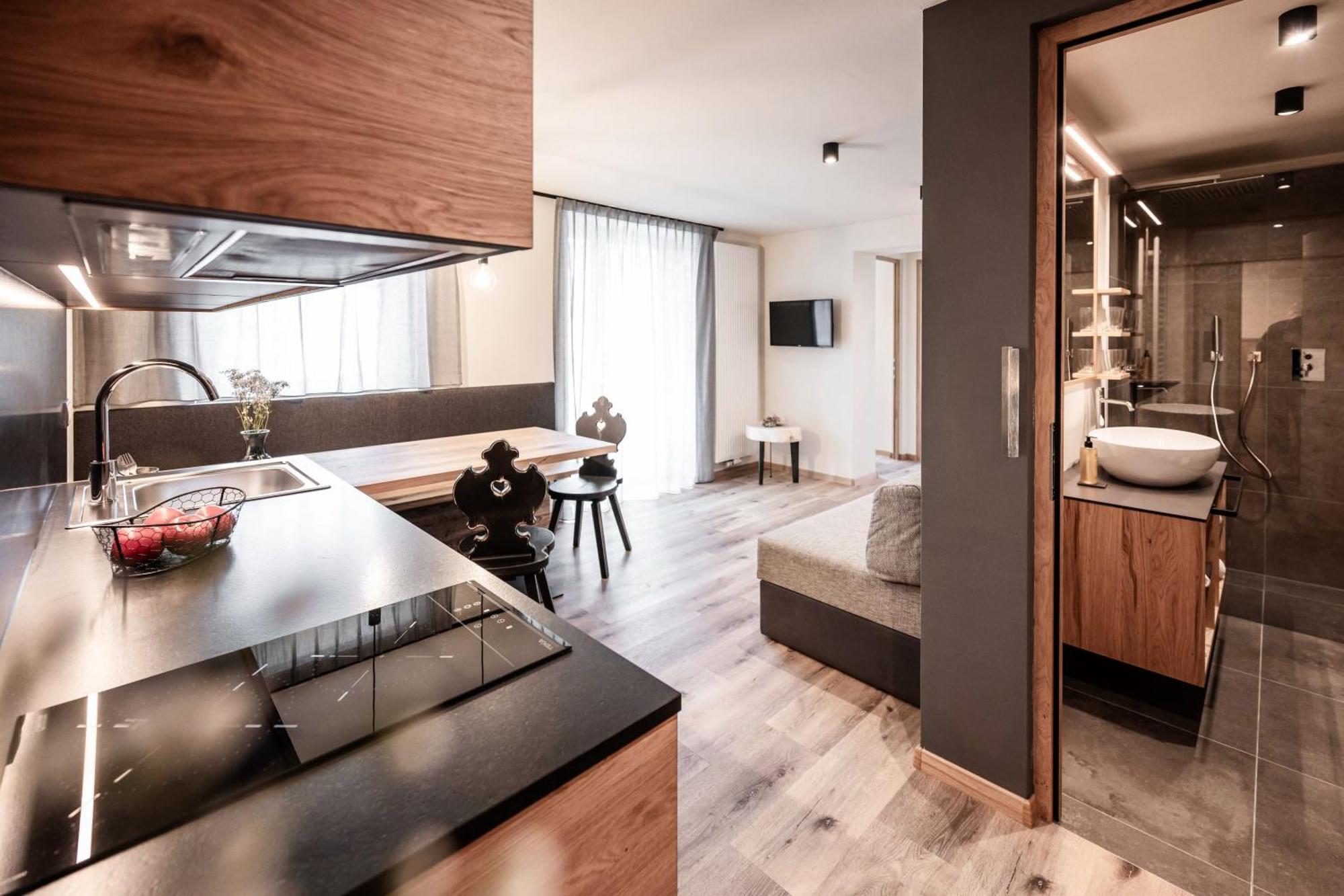 Appartement- Und Wellnesshotel Winkler Falzes Esterno foto