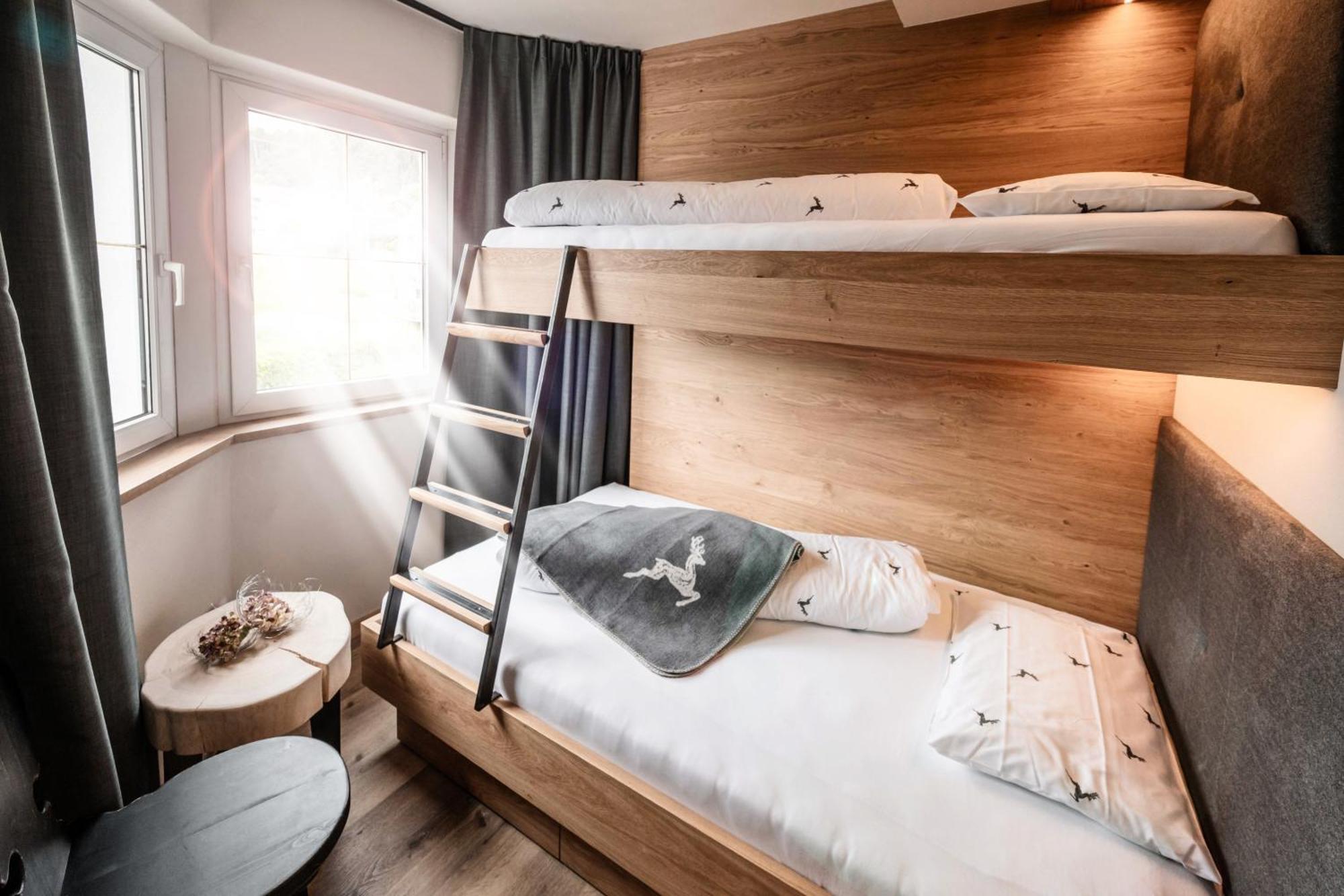 Appartement- Und Wellnesshotel Winkler Falzes Esterno foto