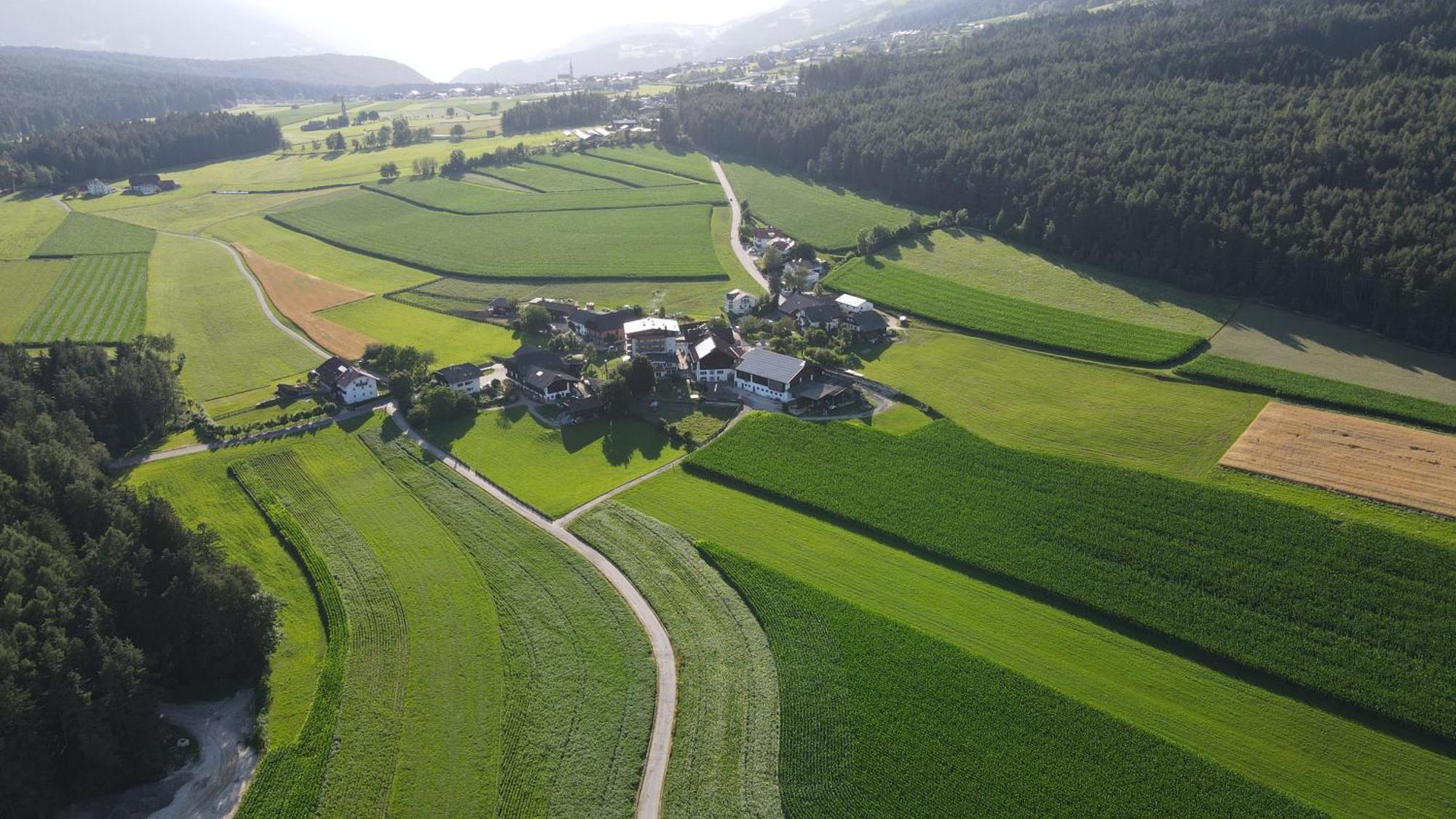 Appartement- Und Wellnesshotel Winkler Falzes Esterno foto