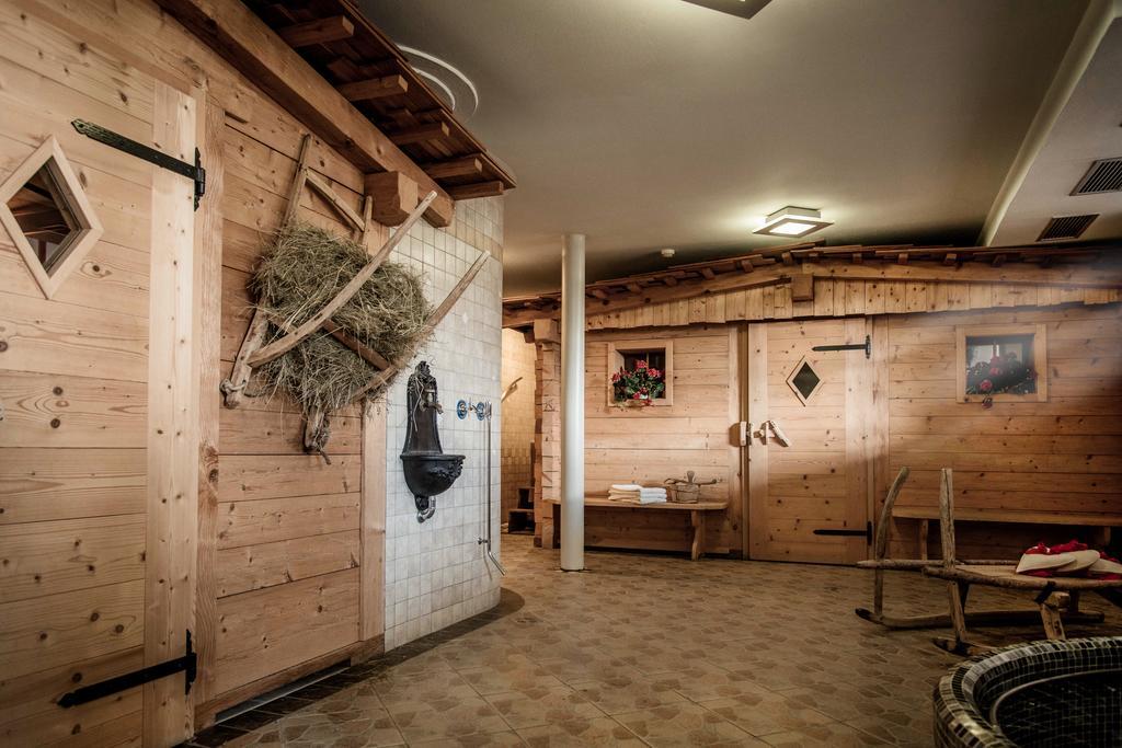 Appartement- Und Wellnesshotel Winkler Falzes Esterno foto
