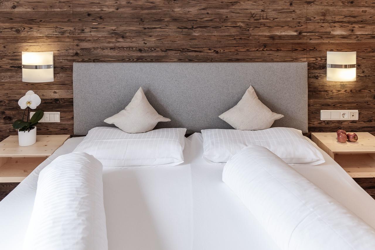Appartement- Und Wellnesshotel Winkler Falzes Esterno foto
