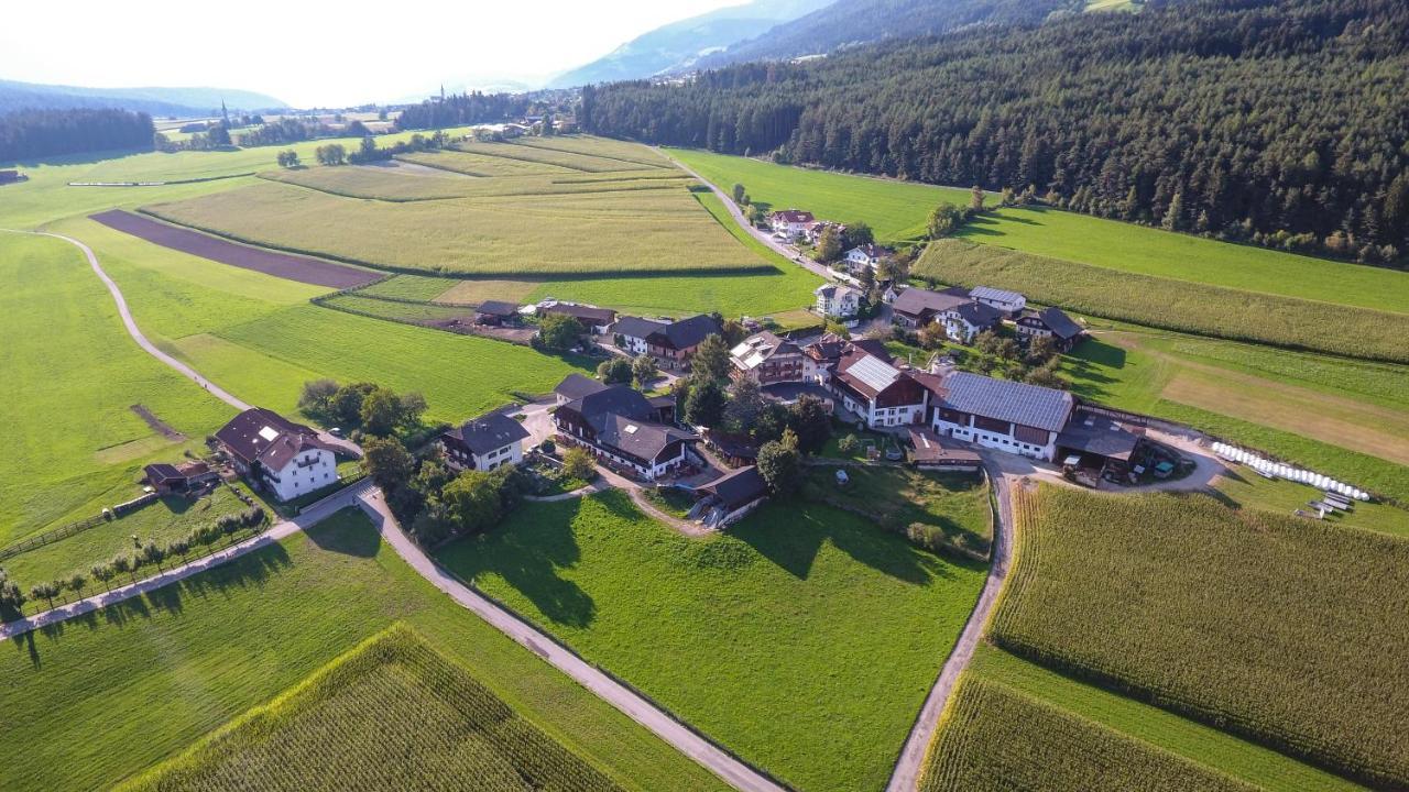 Appartement- Und Wellnesshotel Winkler Falzes Esterno foto